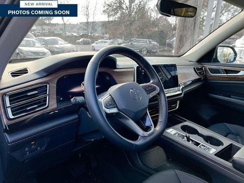 2024 Volkswagen Atlas 2.0T SE