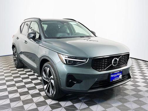 Forest Green 2026 Volvo XC40 B5 Ultra