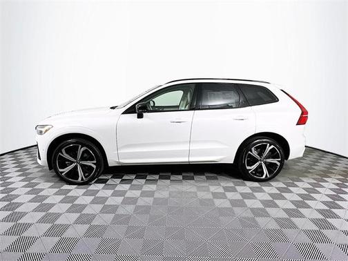 2025 Volvo XC60 B5 Ultra