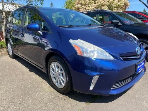 2014 Toyota Prius v Two