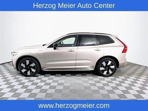 2025 Volvo XC60 Plug-In Hybrid T8 Plus