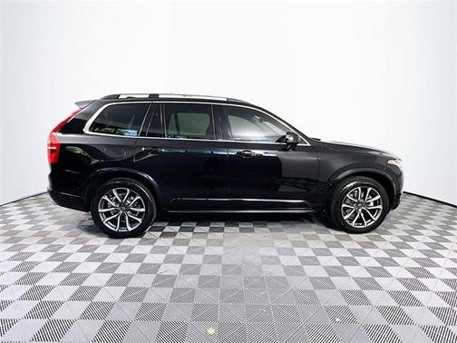 2019 Volvo XC90 T6 Momentum