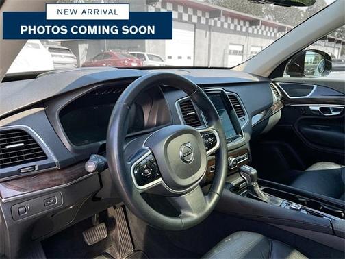 2019 Volvo XC90 T6 Momentum