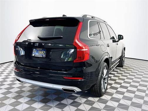 2019 Volvo XC90 T6 Momentum