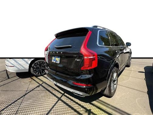 2019 Volvo XC90 T6 Momentum