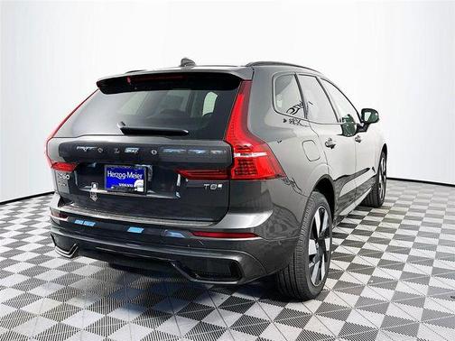 2025 Volvo XC60 Plug-In Hybrid T8 Plus