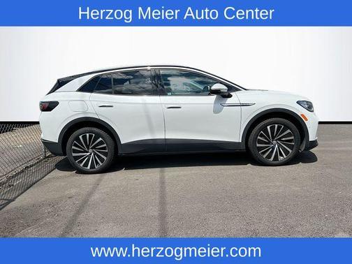 Opal White / Black Roof 2023 Volkswagen ID.4 Pro S Plus