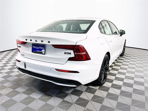 2023 Volvo S60 ULTIMATE