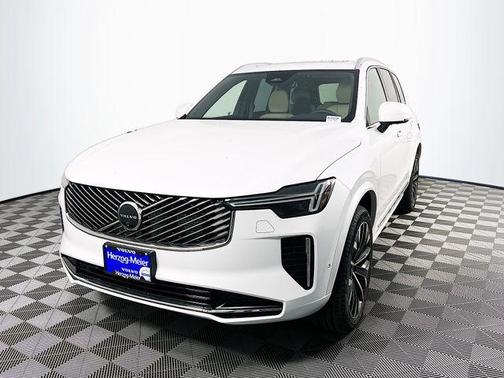 2026 Volvo XC90 B6 Plus 7-Seater