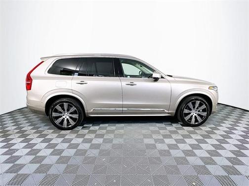 2024 Volvo XC90 Recharge Plug-In Hybrid T8 Ultimate Bright Theme 7-Seater