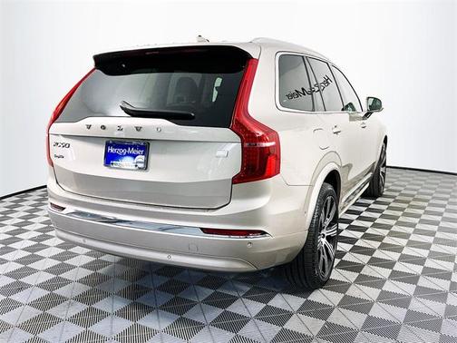 2024 Volvo XC90 Recharge Plug-In Hybrid T8 Ultimate Bright Theme 7-Seater