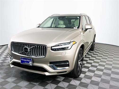 2024 Volvo XC90 Recharge Plug-In Hybrid T8 Ultimate Bright Theme 7-Seater