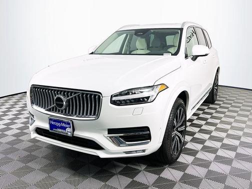 2025 Volvo XC90 B6 Plus 7-Seater