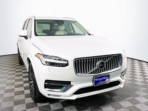 2025 Volvo XC90 B6 Plus 7-Seater