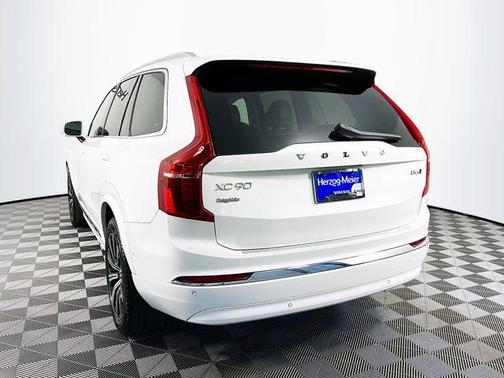 2025 Volvo XC90 B6 Plus 7-Seater