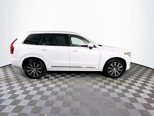2025 Volvo XC90 B6 Plus 7-Seater
