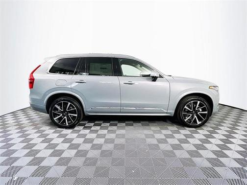 2024 Volvo XC90 B6 Plus Bright Theme 7-Seater