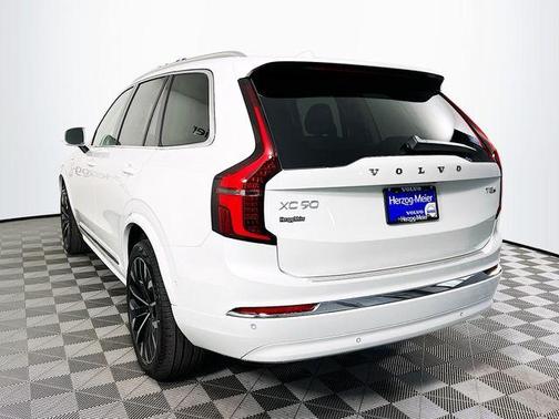 2026 Volvo XC90 Plug-In Hybrid T8 Ultra 6-Seater