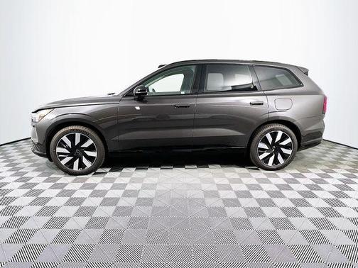 Platinum Gray Metallic 2025 Volvo EX90 Twin Motor Performance Ultra 6-Seater