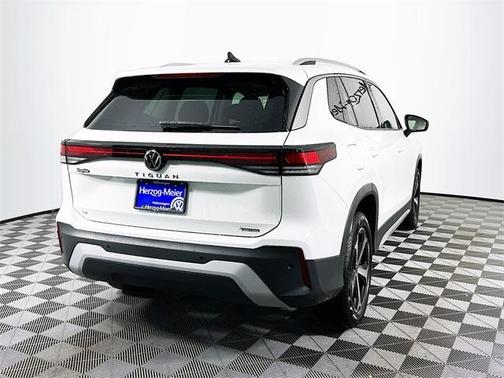 2025 Volkswagen Tiguan 2.0T SE