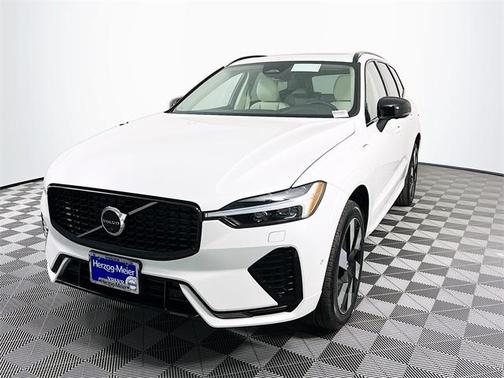 2025 Volvo XC60 Plug-In Hybrid T8 Plus