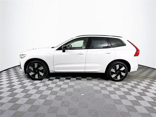 2025 Volvo XC60 Plug-In Hybrid T8 Plus
