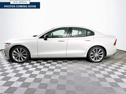 2021 Volvo S60 T5 Momentum