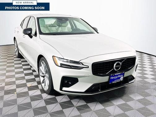2021 Volvo S60 T5 Momentum