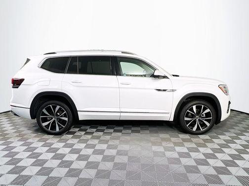 Opal White Pearl 2026 Volkswagen Atlas 2.0T SEL Premium R-Line