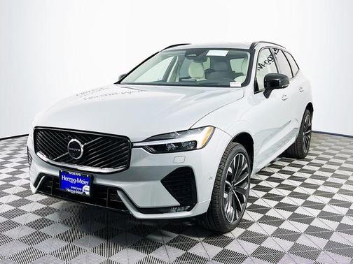 2026 Volvo XC60 B5 Ultra