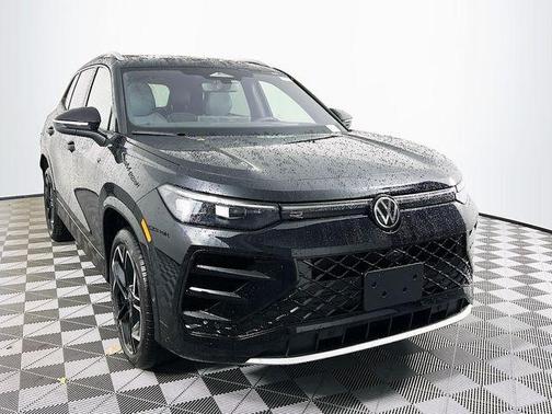 2026 Volkswagen Tiguan 2.0T SEL R-Line