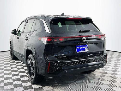 2026 Volkswagen Tiguan 2.0T SEL R-Line