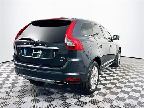 2016 Volvo XC60 T6 Drive-E Platinum