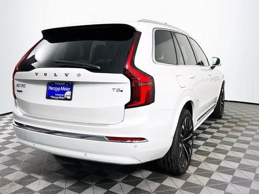 2026 Volvo XC90 Plug-In Hybrid T8 Plus 7-Seater