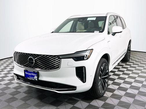 2026 Volvo XC90 Plug-In Hybrid T8 Plus 7-Seater