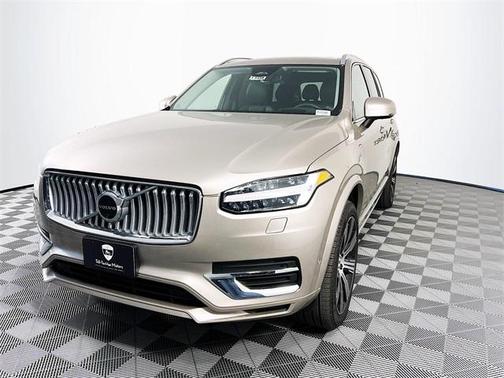 2025 Volvo XC90 Plug-In Hybrid T8 Ultra 6-Seater
