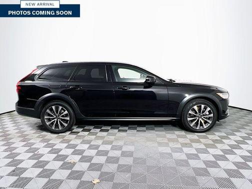 2024 Volvo V90 Cross Country B6 Plus
