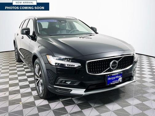 2024 Volvo V90 Cross Country B6 Plus