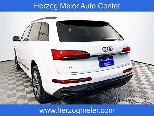 2025 Audi Q7 45 Premium Plus