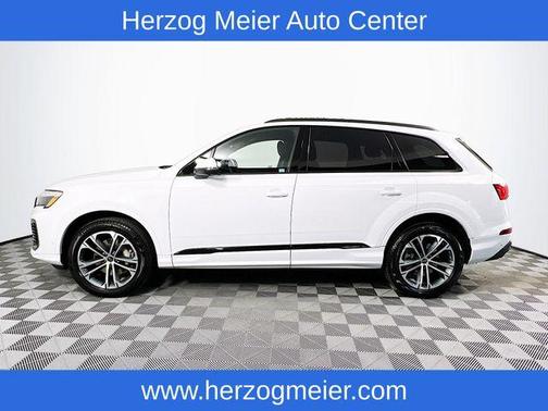 2025 Audi Q7 45 Premium Plus