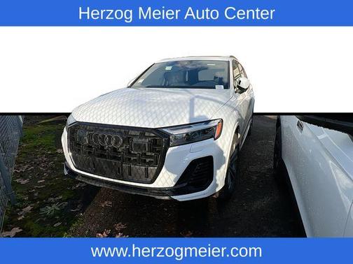 2025 Audi Q7 45 Premium Plus