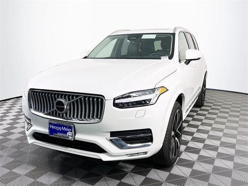 2025 Volvo XC90 B6 Plus 7-Seater