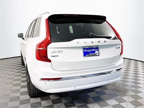 2025 Volvo XC90 B6 Plus 7-Seater