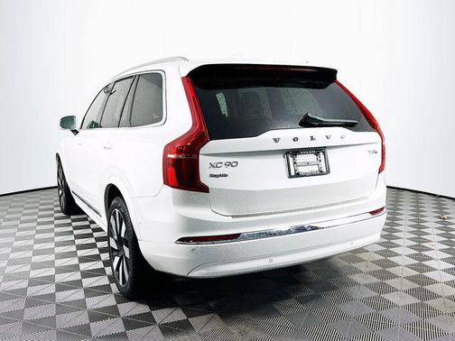2025 Volvo XC90 Plug-In Hybrid T8 Plus 7-Seater