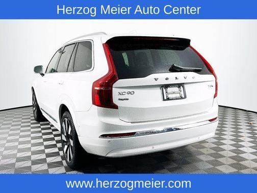 2025 Volvo XC90 Plug-In Hybrid T8 Plus 7-Seater