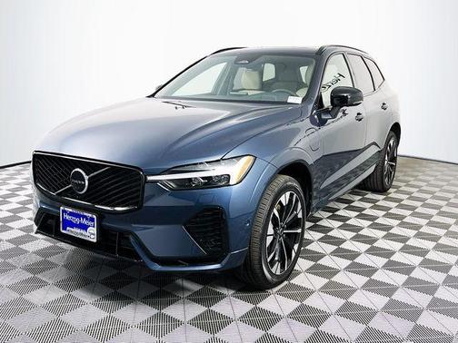 Denim Blue Metallic 2026 Volvo XC60 Plug-In Hybrid T8 Plus