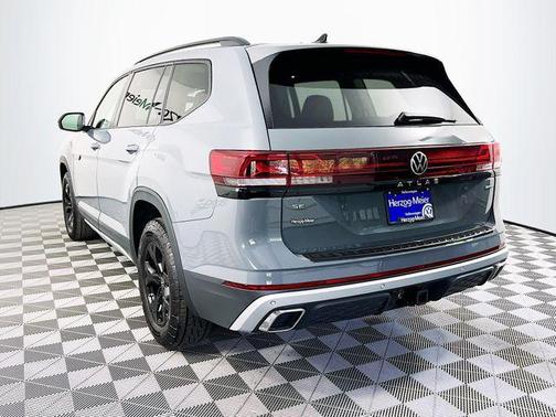 Pure Gray 2026 Volkswagen Atlas 2.0T Peak Edition