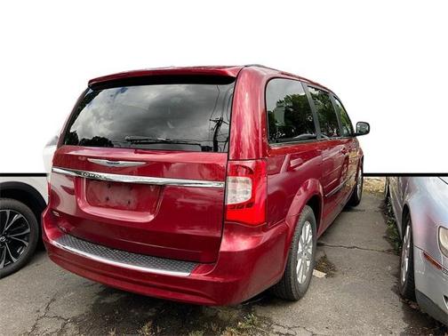 2013 Chrysler Town & Country Touring