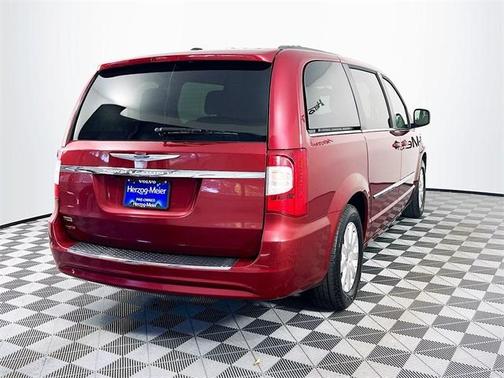 2013 Chrysler Town & Country Touring