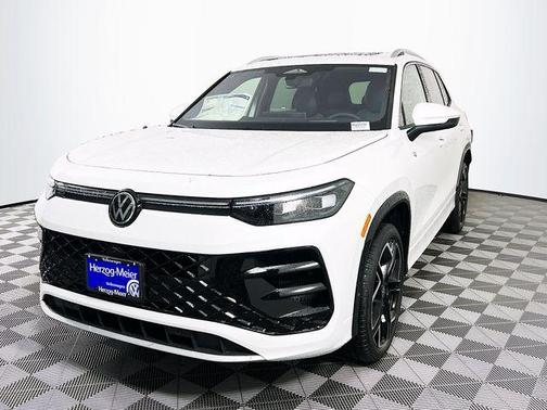 2026 Volkswagen Tiguan 2.0T SEL R-Line